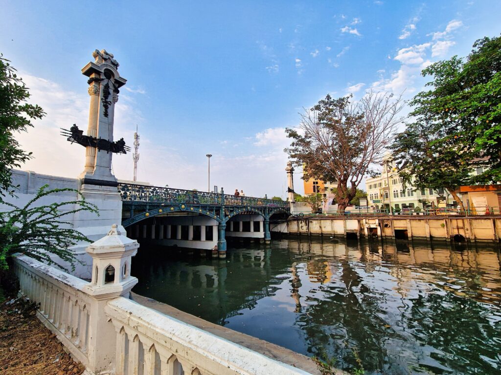 Phan Fa Lilat Bridge, Bangkok